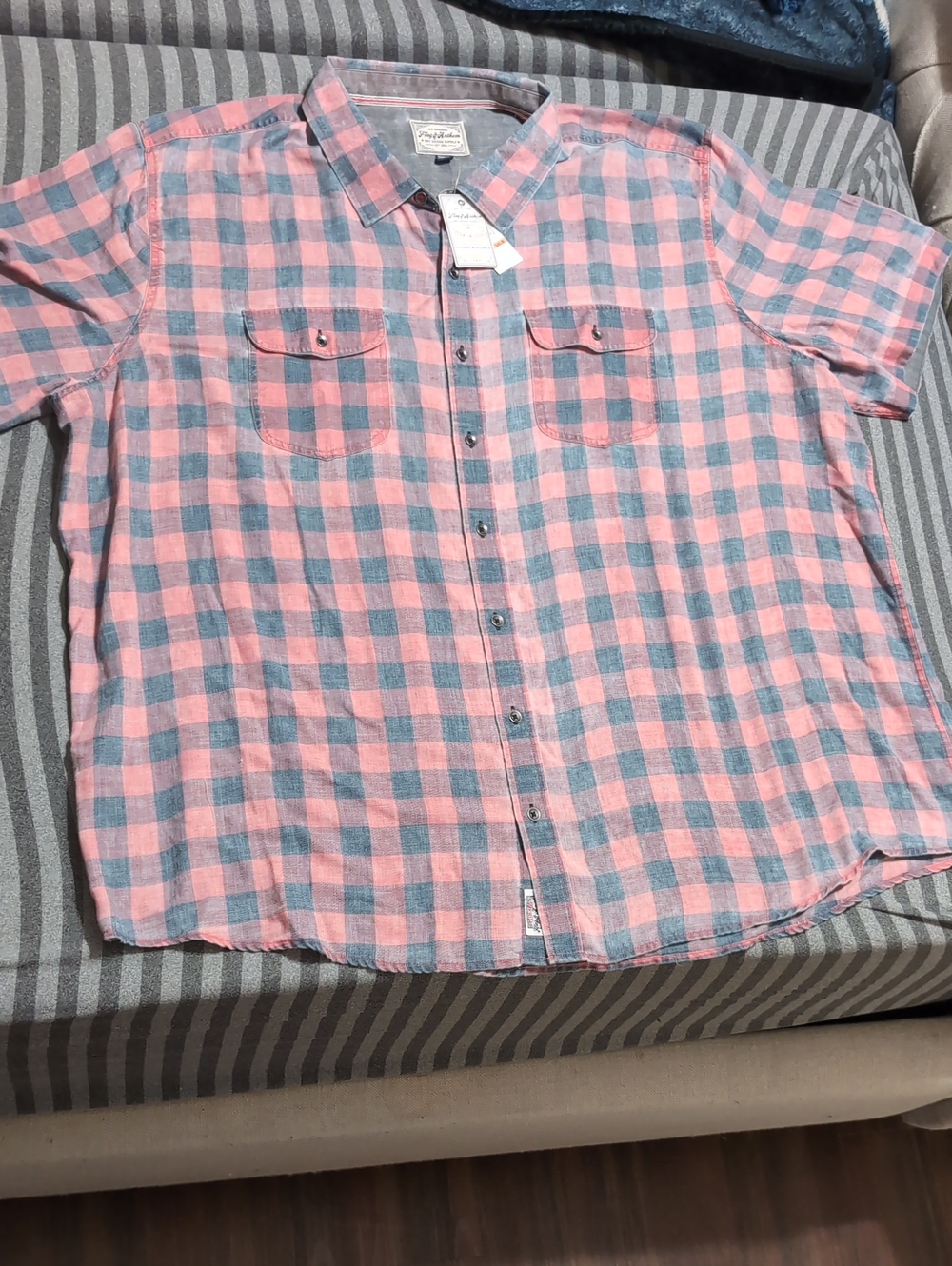 Flag & Anthem Casual Short-Sleeve Button-Down Shirt in Red & Black Plaid NWT
